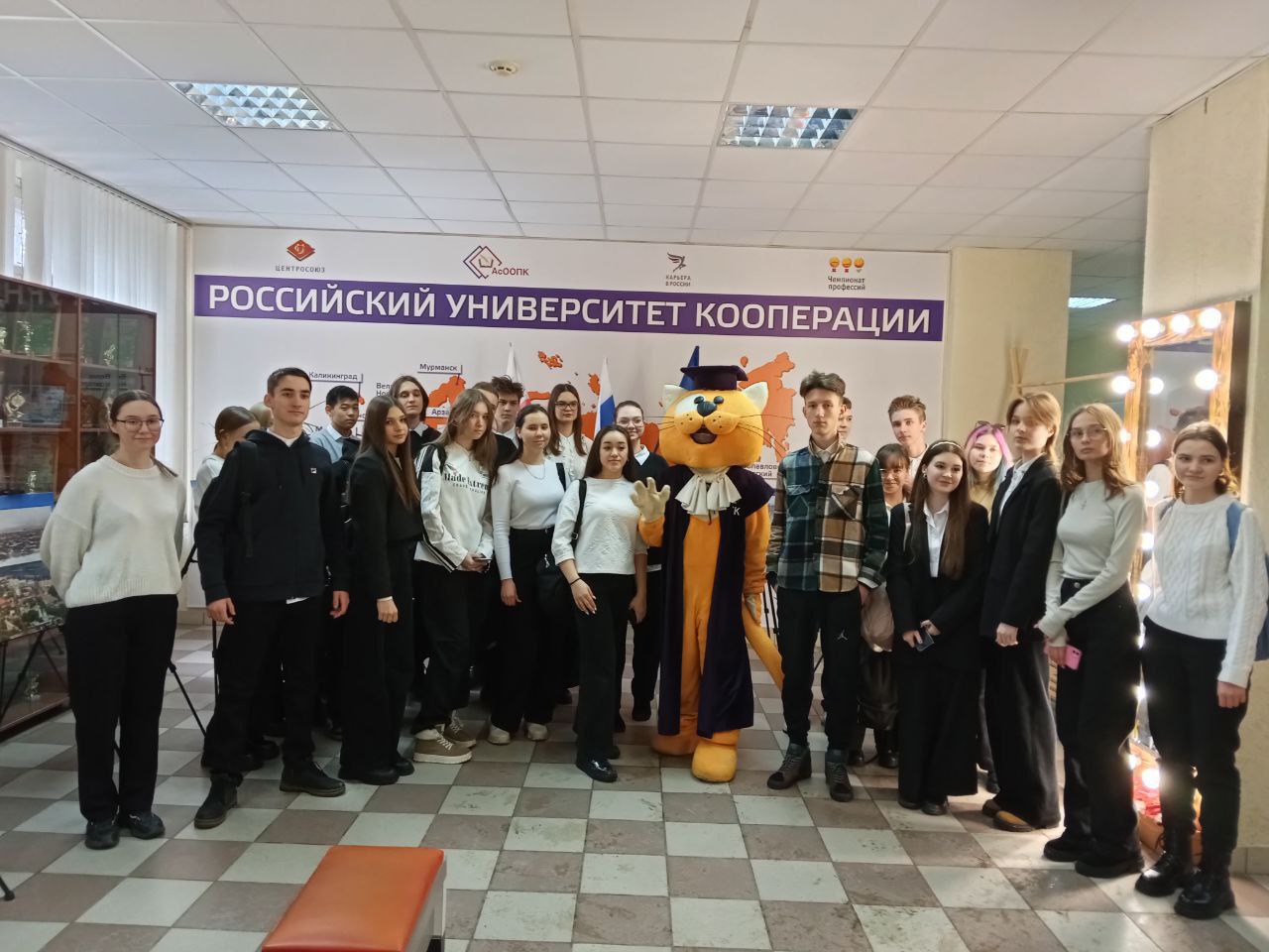 Старшеклассники посетили День открытых дверей в Поволжском кооперативном институте.