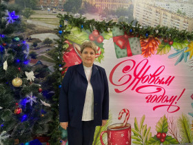 Поздравление с наступающим Новым 2025 годом от директора школы.