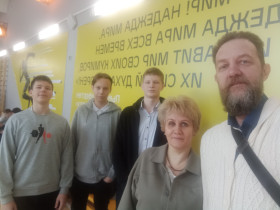 Наши чемпионы и звезда мастер-класса! Двойной успех в олимпиаде по БПЛА.