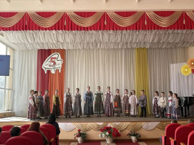 Память, которую поют дети: как прошёл фестиваль «Сквозь года звенит победа».