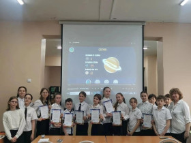 10 баллов! Конкурс чтецов + Космоквиз = Идеальный День космонавтики. Завидуйте, инопланетяне!.