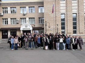 Грабли, метлы и море драйва: школа вышла на уборку города!.