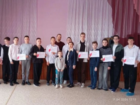 На базе Центра «Точка роста» состоялись межмуниципальные соревнования «Дрон-рейсинг»..