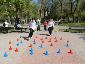 «Дорогами победы»: интеллектуальный квест в сквере Кассиля. Наши — в лидерах!.