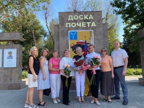Поздравляем нашу коллегу с заслуженной наградой.