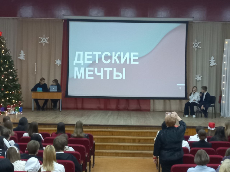 Экономисты, гуманитарии, медики — все показали класс! Фееричное посвящение в старшеклассники.