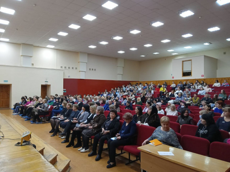 В школе прошла родительская конференция.