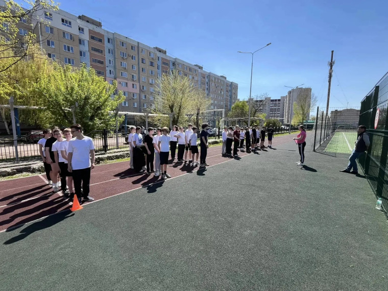 На фото участники соревнований.