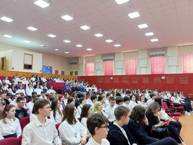 «Умные каникулы» в школе начались с метрологической научно-практической конференции.