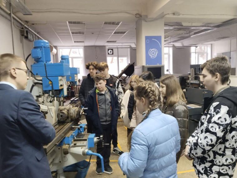 Восьмиклассники приняли участие в деловой программе «Чемпионата высоких технологий» - «Посещение соревнований Чемпионата на площадках колледжа».