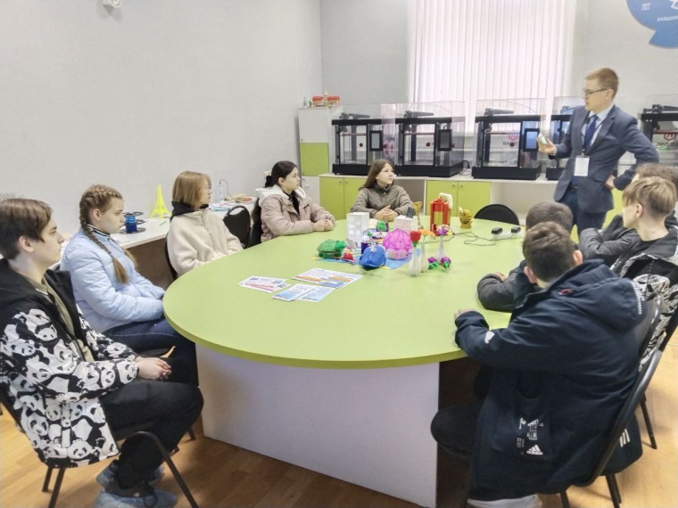 Восьмиклассники приняли участие в деловой программе «Чемпионата высоких технологий» - «Посещение соревнований Чемпионата на площадках колледжа».