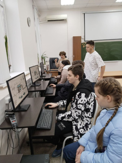 Восьмиклассники приняли участие в деловой программе «Чемпионата высоких технологий» - «Посещение соревнований Чемпионата на площадках колледжа».