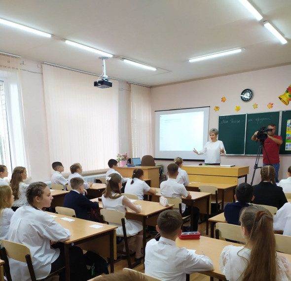С начала учебного года все школы Российской Федерации приступили к реализации профориентационного минимума.