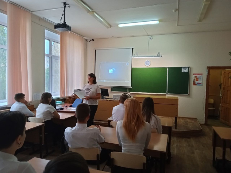 С начала учебного года все школы Российской Федерации приступили к реализации профориентационного минимума.