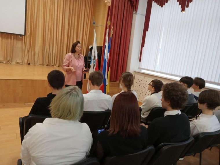 Для девятиклассников была проведена экскурсия в рамках профориентации.