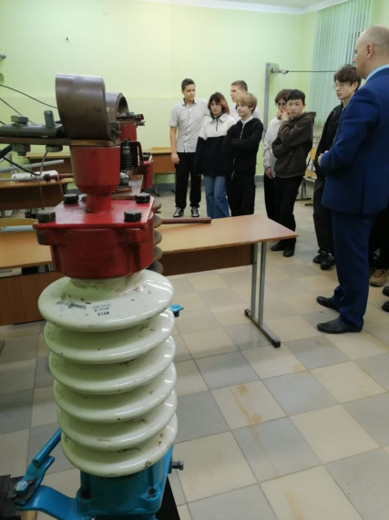 В рамках ранней профориентации учащиеся 8 класса посетили  Саратовский техникум ЖД транспорта.